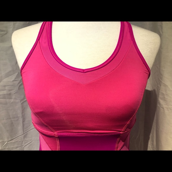 Lululemon top. Size 4. - Picture 7 of 7
